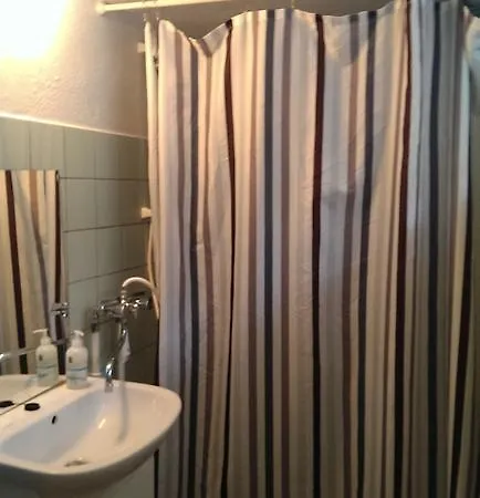 Friis Bed & Bath